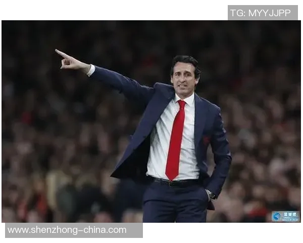 劳姓足球明星的辉煌历程与成就解析