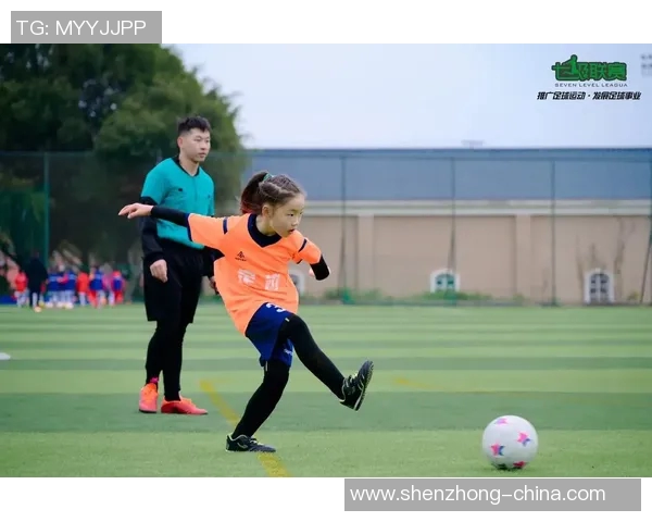 女生对足球明星的热爱与追星文化的深度剖析与探讨 女生对足球明星的热爱与追星文化的深度剖析与探讨