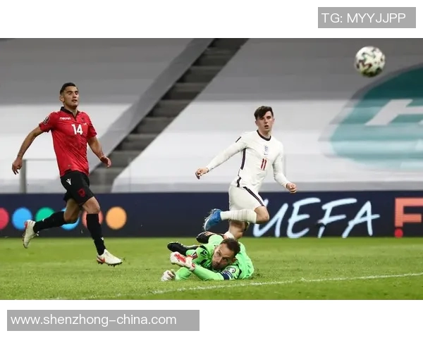 广州足球队在世界杯预选赛中以65分稳居榜首展现强大实力