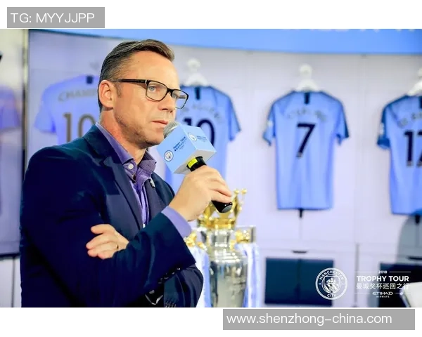 足球明星因财务危机将心爱的奖杯出售引发球迷热议与反思 足球明星因财务危机将心爱的奖杯出售引发球迷热议与反思