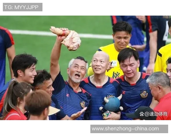 香港足球明星队前锋展现卓越技艺助力球队争夺荣誉与胜利